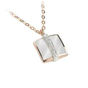collier or rose résine Clozeau